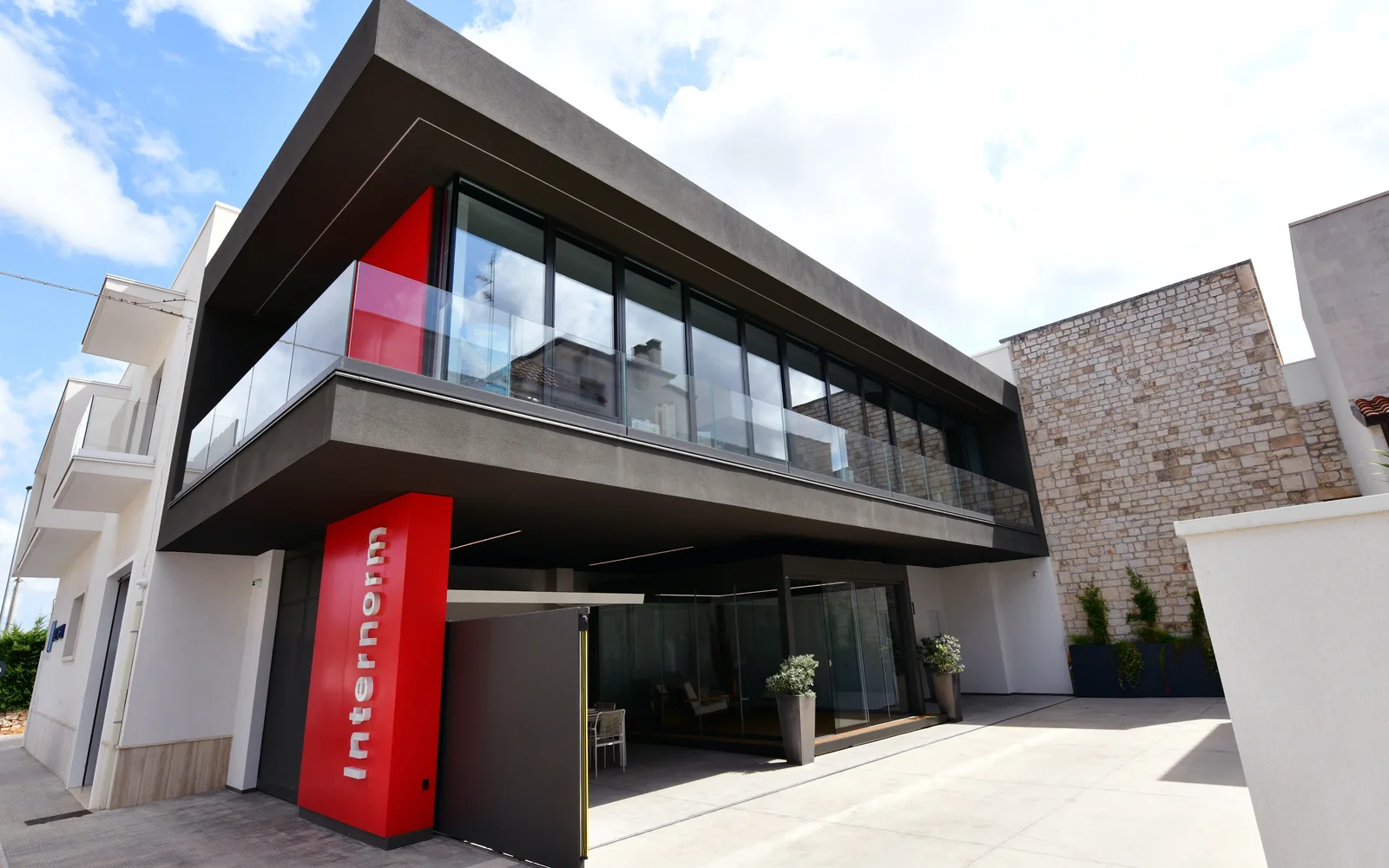 Lo showroom Mazzarelli a Castellana Grotte, rivenditore ufficiale Internorm